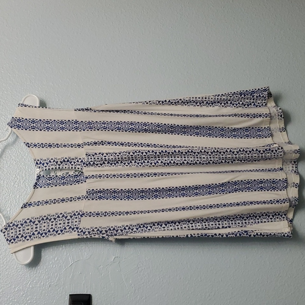 White tank top with lace trim front - Picture 2 of 2